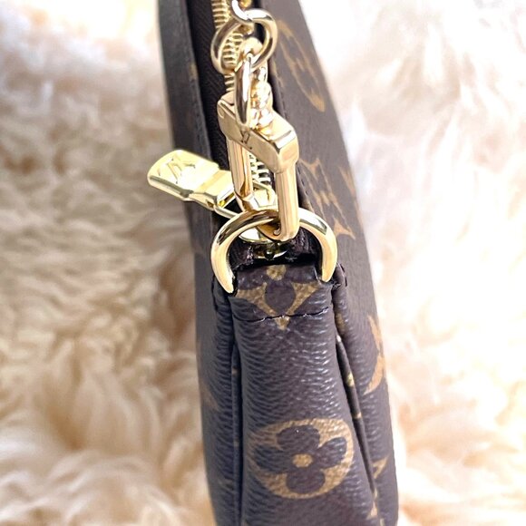 Louis Vuitton Mini Pochette Accessoires Bag - Picture 8 of 12